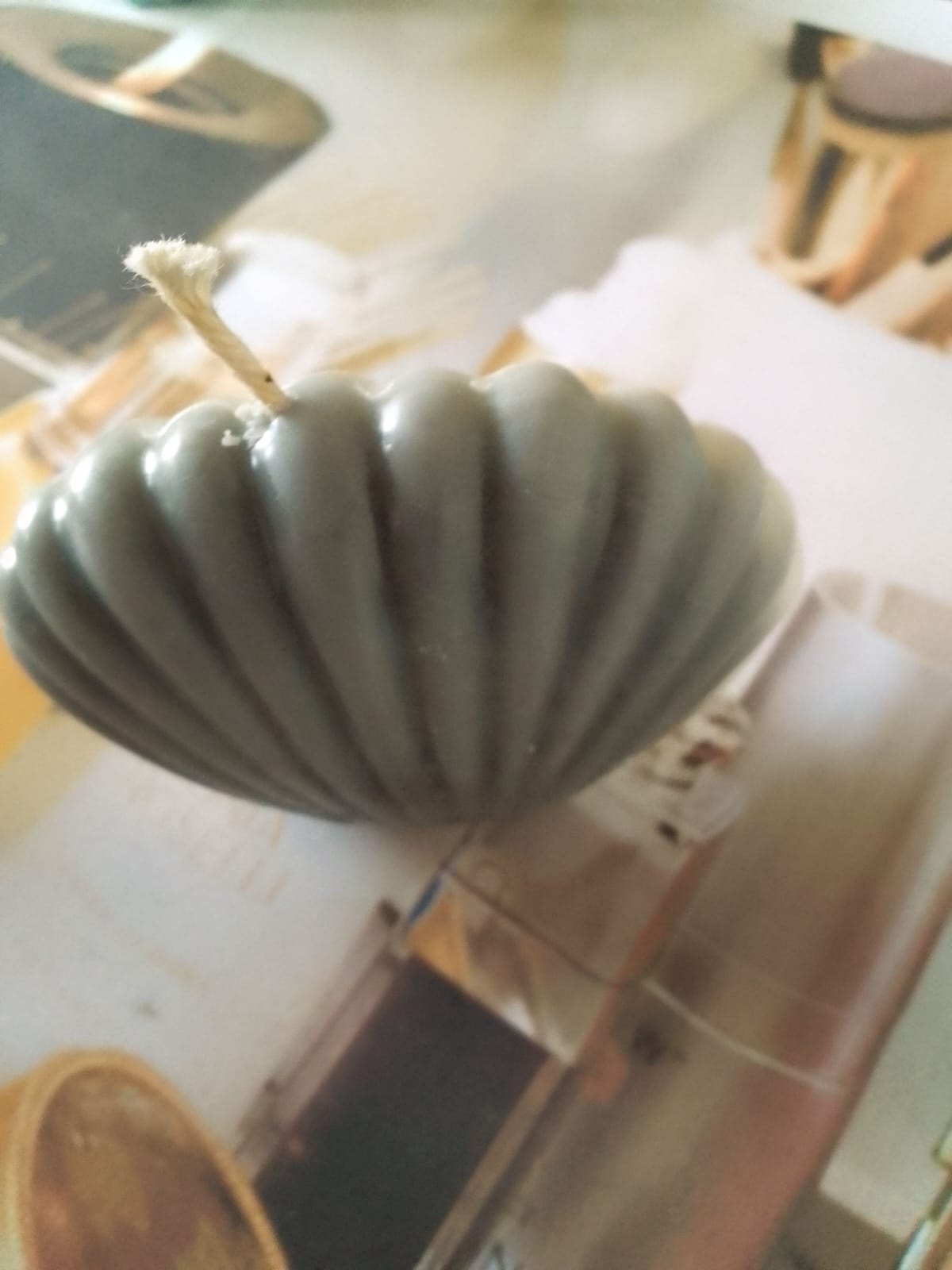 shell scent candle
