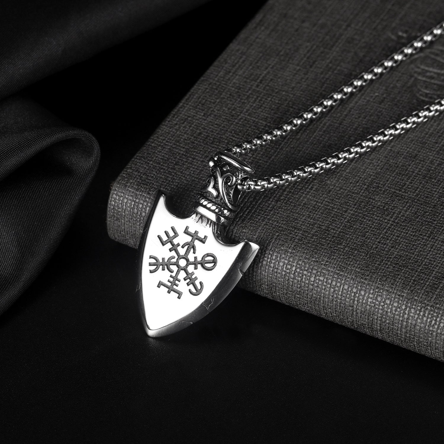 European And American Retro Stainless Steel Shield Men's Pendant - Lumina shop