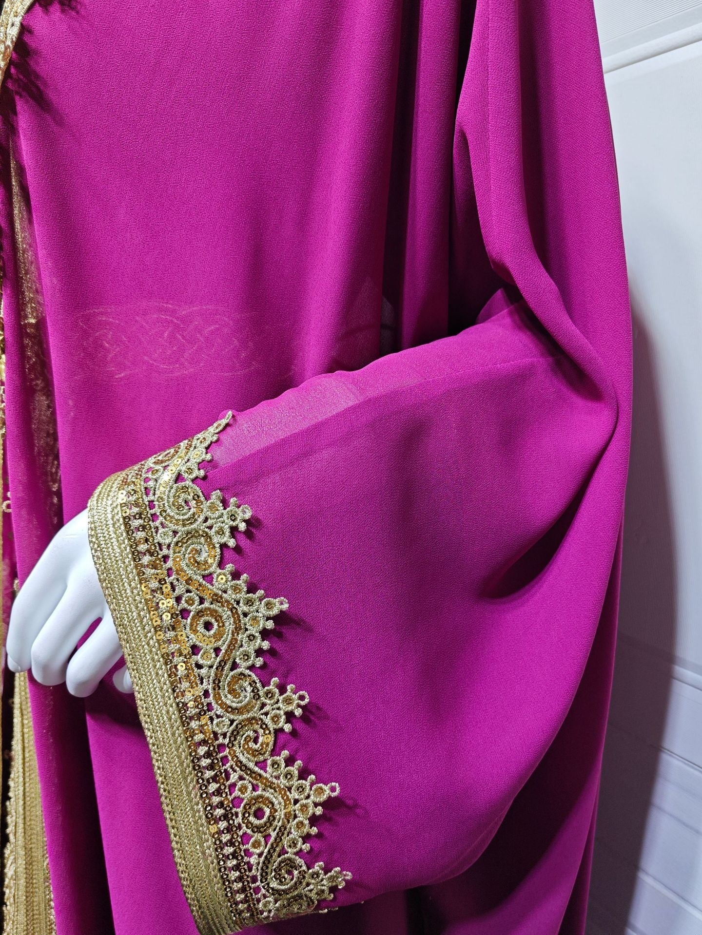 Muslim Dress Middle East with Belt – Elegant & Modest Traditional Wear | Luminashop